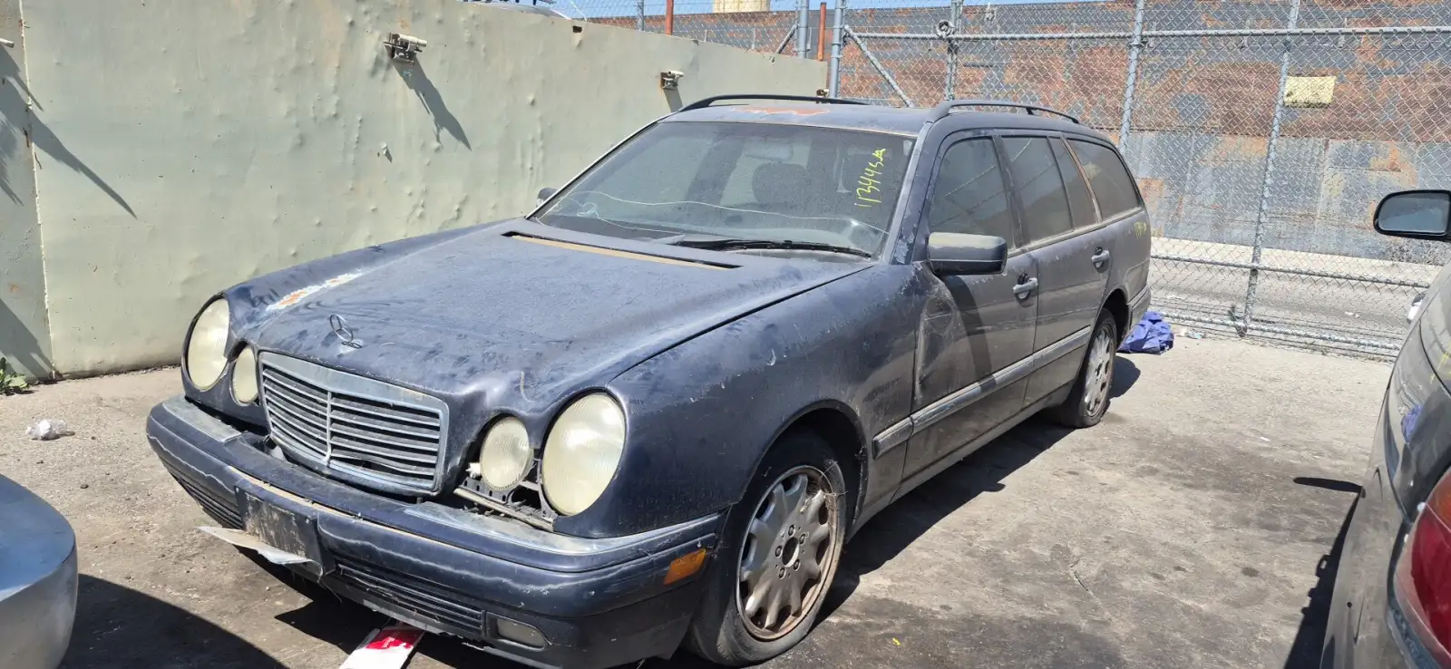 Photo of 1998 Mercedes-Benz E320
