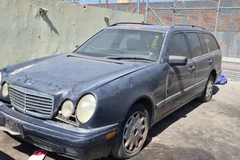 Photo of 1998 Mercedes-Benz E320