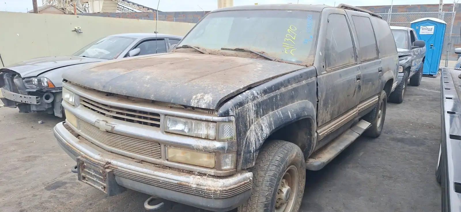 Photo of 1999 Chevrolet K2500 Suburban