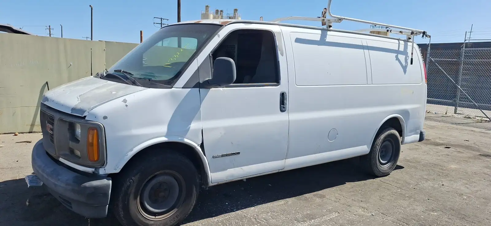 Photo of 1998 Gmc Savana 2500
