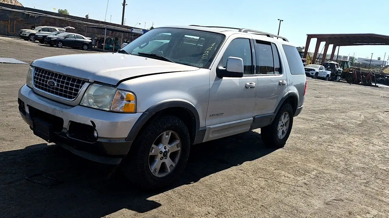 Photo of 2004 Ford Explorer