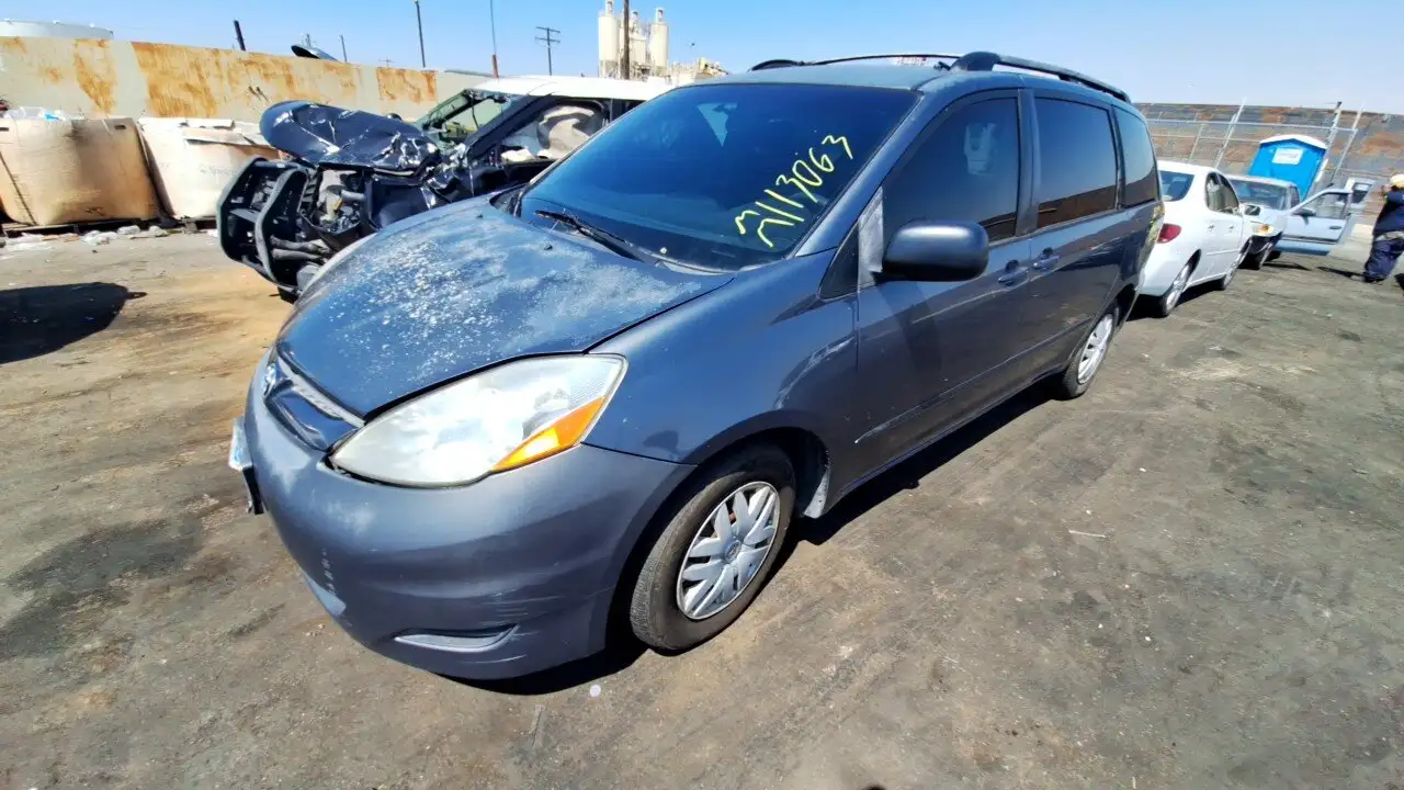 Photo of 2008 Toyota Sienna