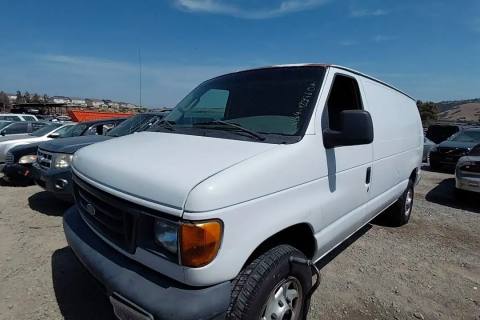 Photo of 2003 Ford E-350 Super Duty