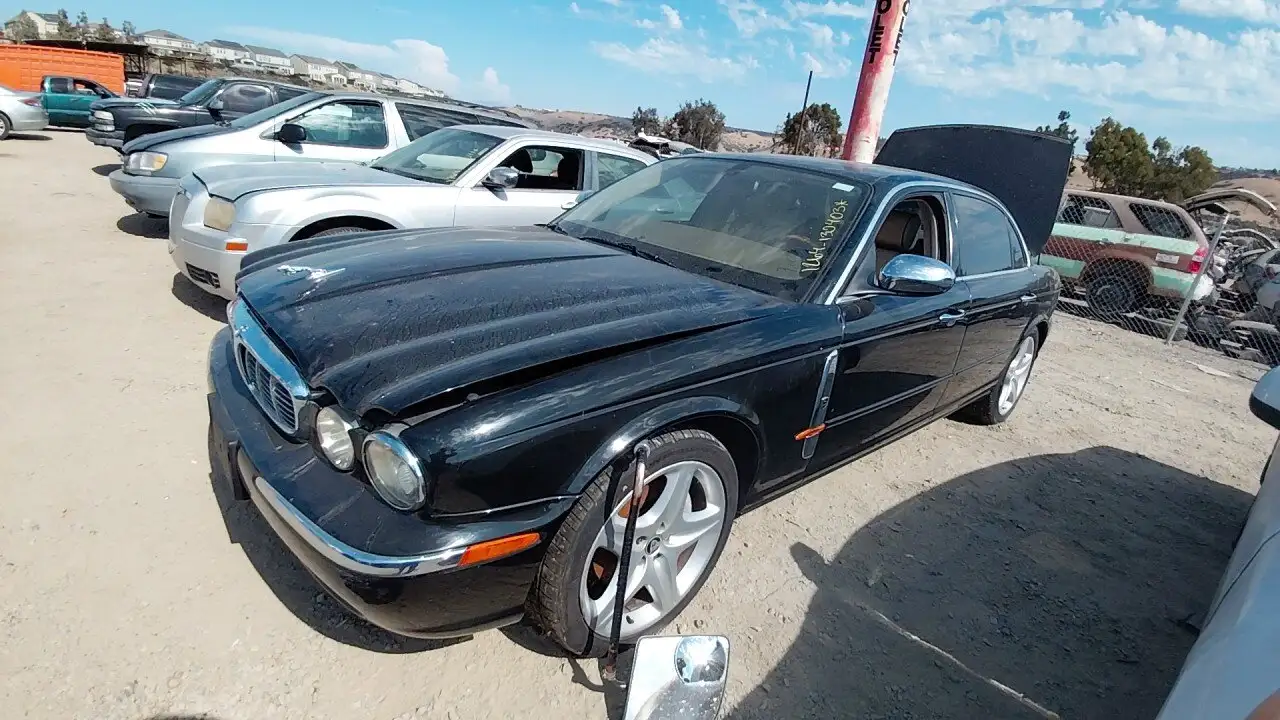 Photo of 2005 Jaguar Vanden Plas