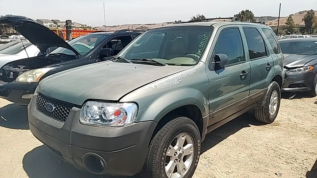 Photo of 2005 Ford Escape