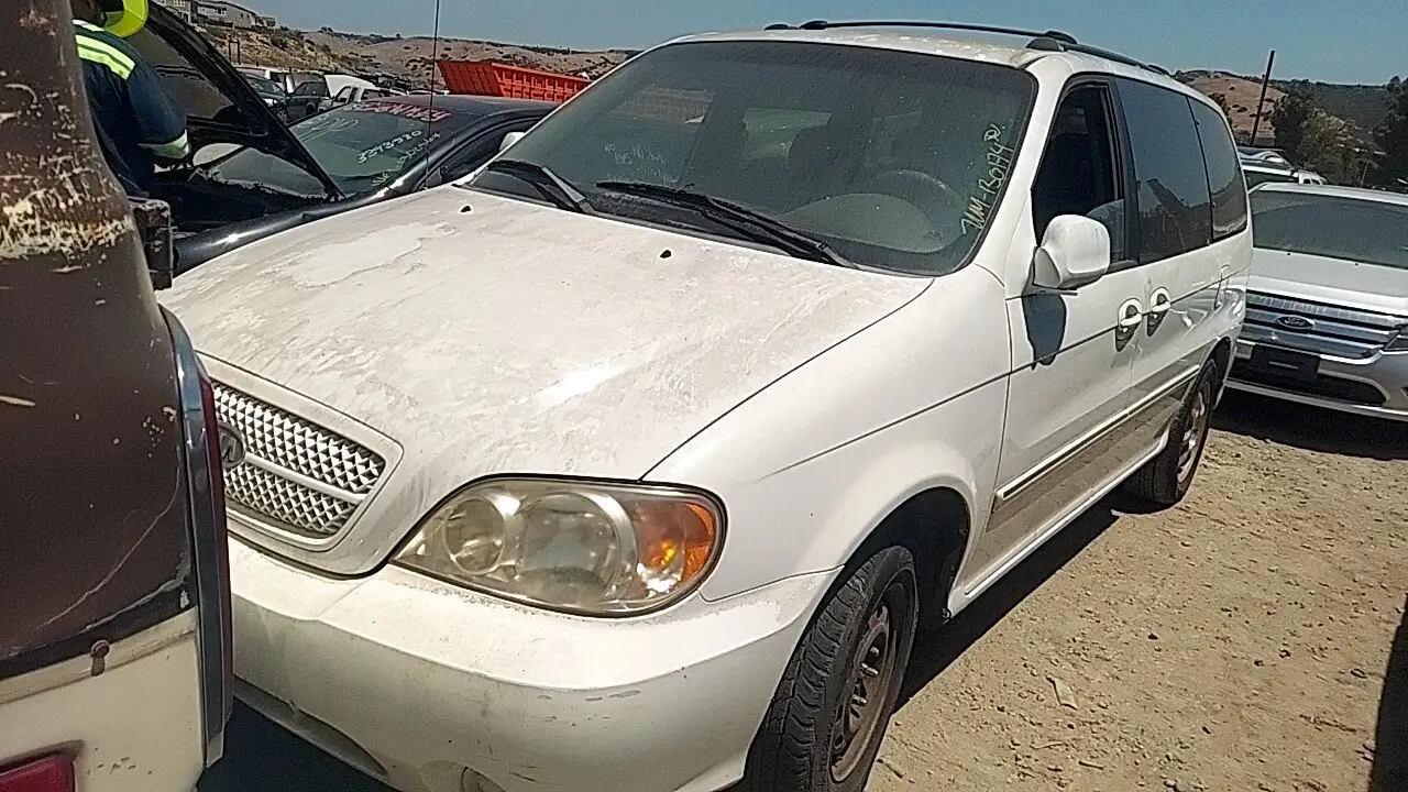 Photo of 2005 Kia Sedona