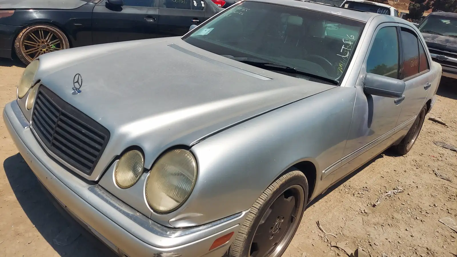 Photo of 1999 Mercedes-Benz E320