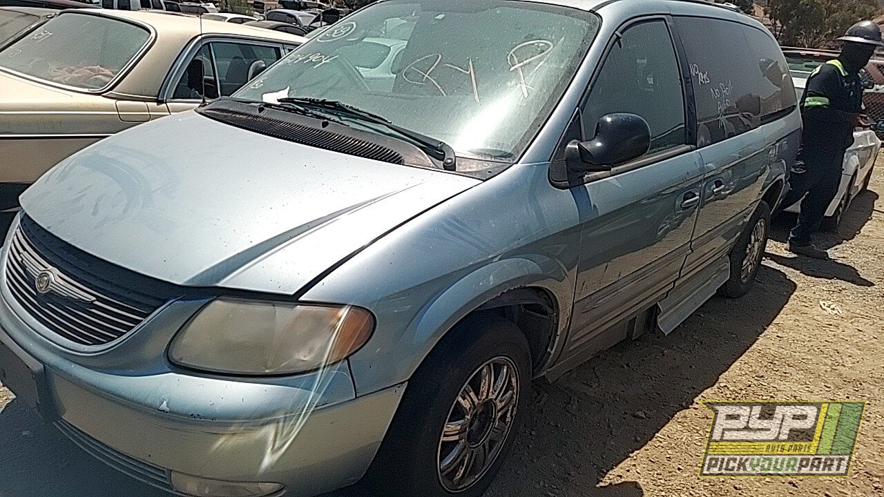 Photo of 2004 Chrysler Town & Country