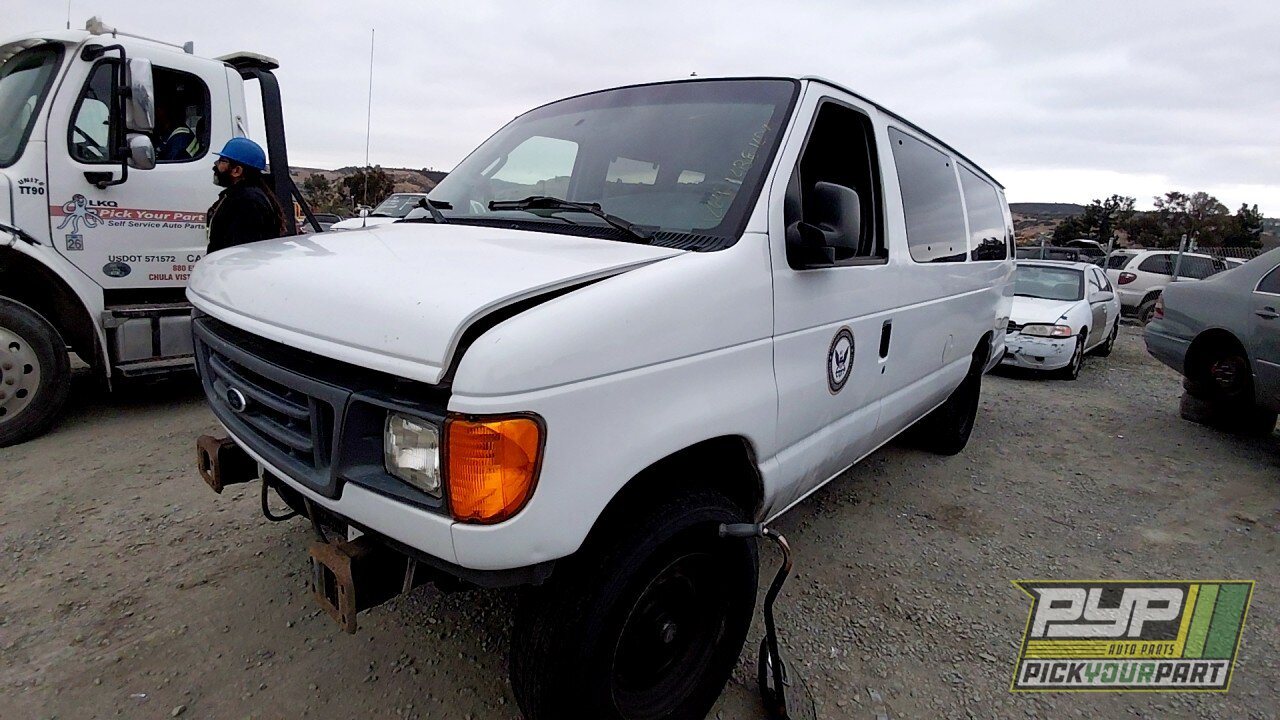 Photo of 2004 Ford E-Series