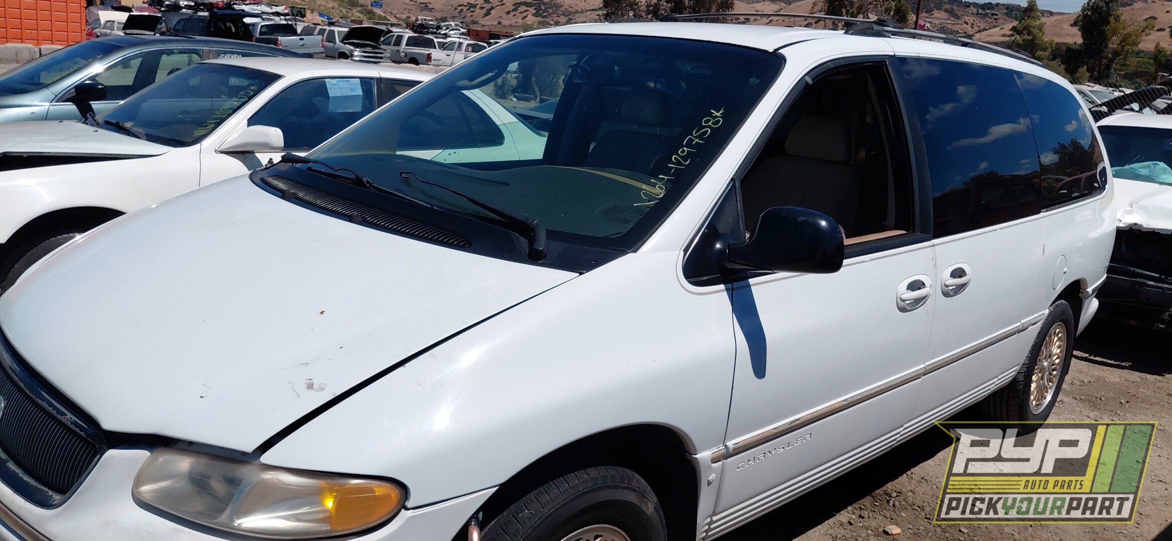 Photo of 1996 Chrysler Town & Country