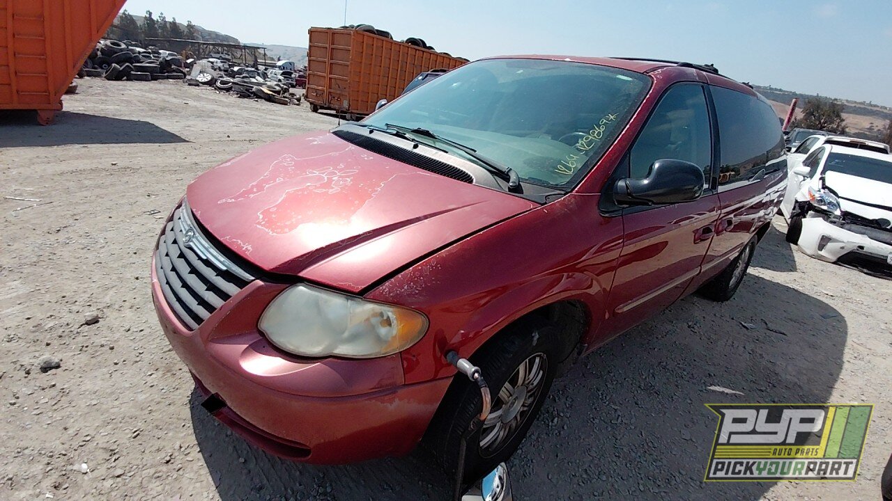 Photo of 2005 Chrysler Town & Country