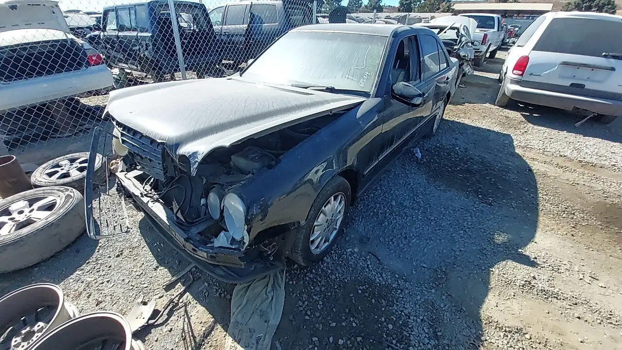Photo of 2000 Mercedes-Benz E320