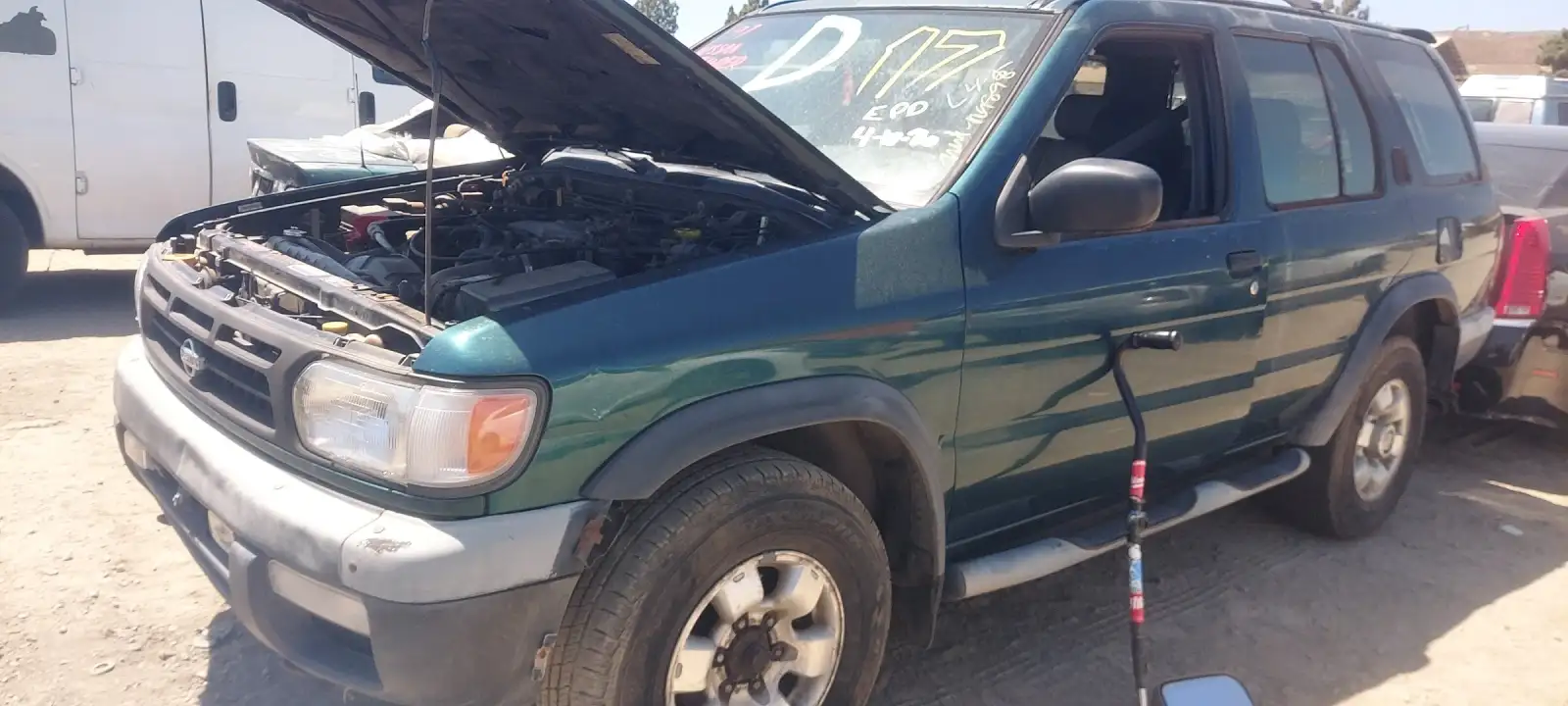 Photo of 1997 Nissan Pathfinder