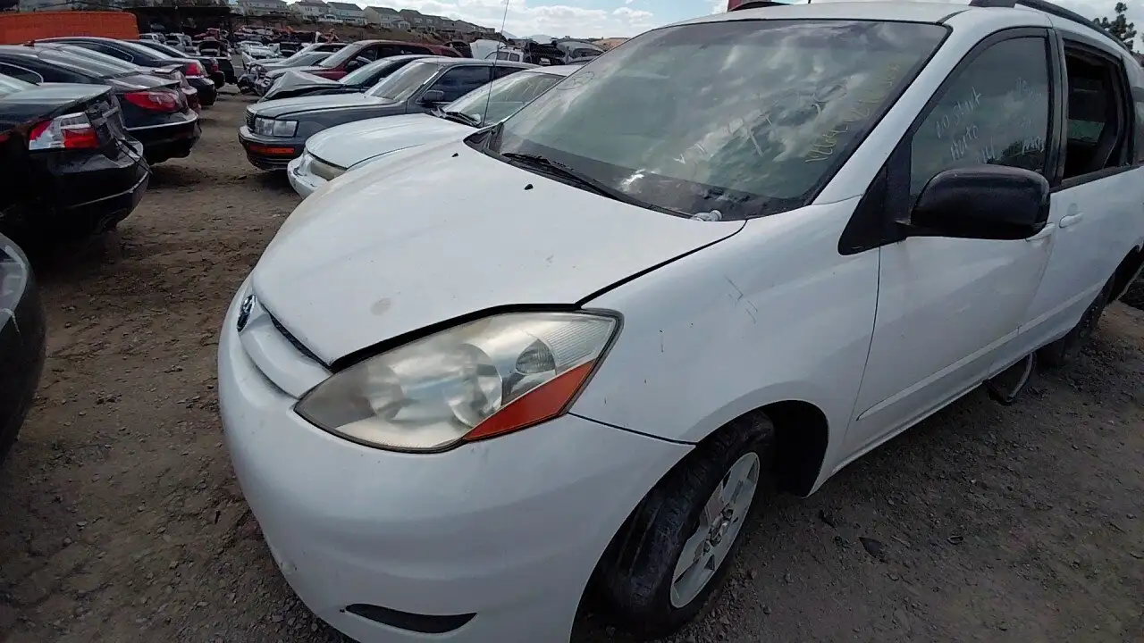 Photo of 2008 Toyota Sienna
