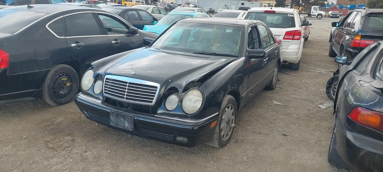 Photo of 1999 Mercedes-Benz E320