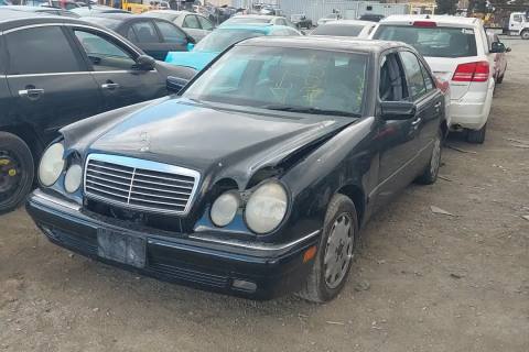 Photo of 1999 Mercedes-Benz E320