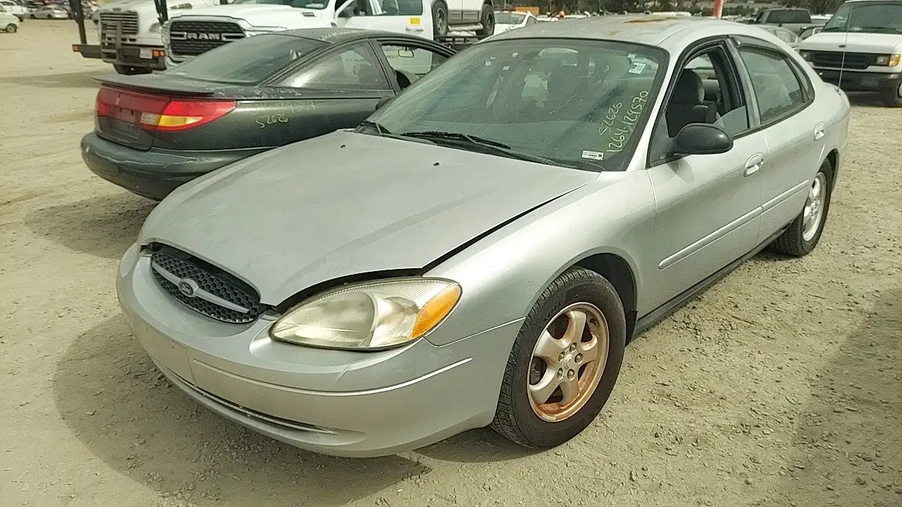 Photo of 2005 Ford Taurus