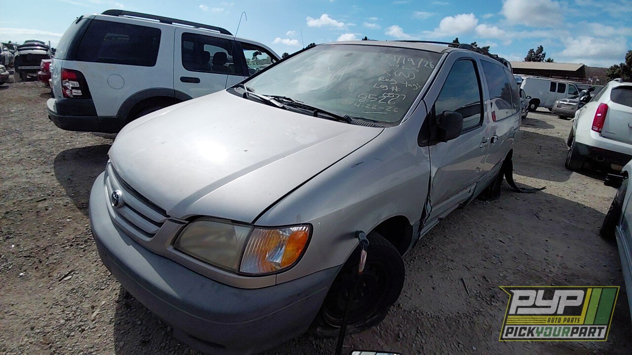 Photo of 2003 Toyota Sienna