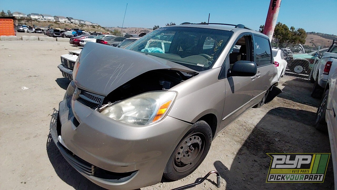 Photo of 2004 Toyota Sienna