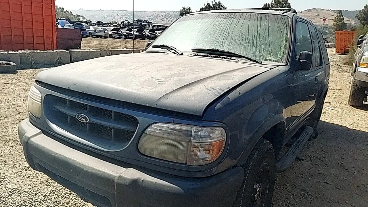 Photo of 2000 Ford Explorer