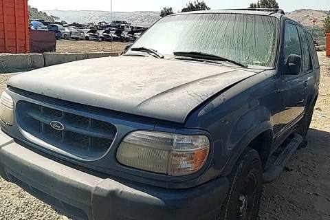 Photo of 2000 Ford Explorer