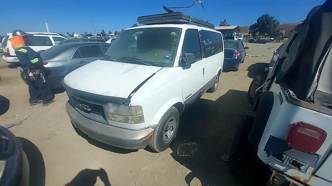 Photo of 2001 Gmc Safari