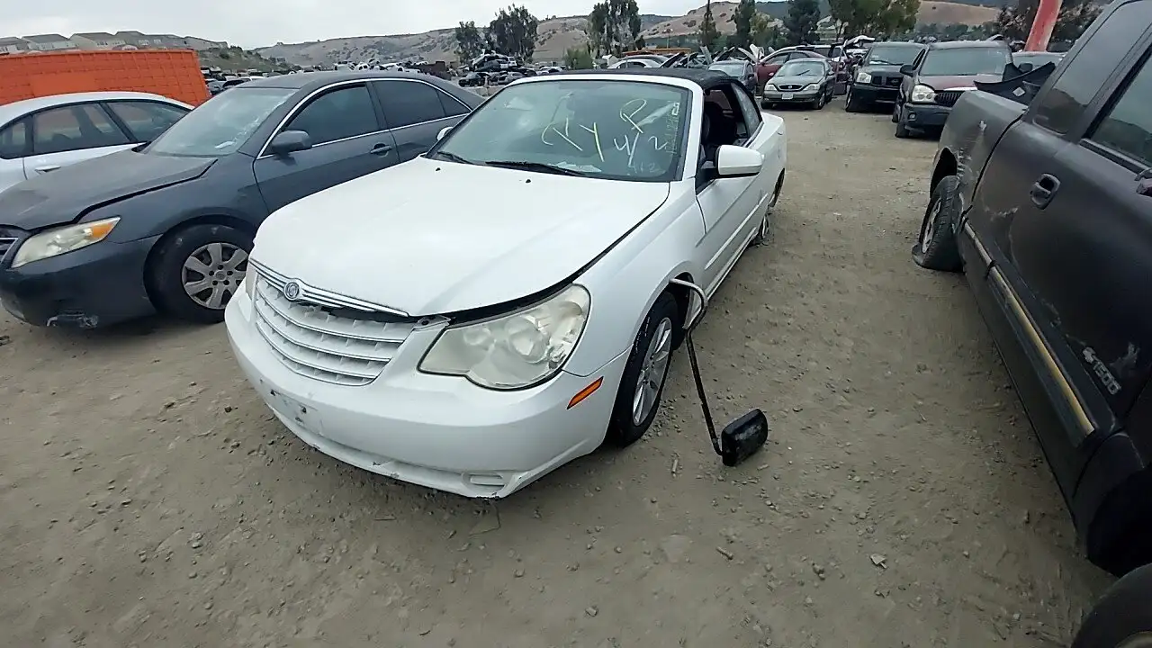 Photo of 2010 Chrysler Sebring