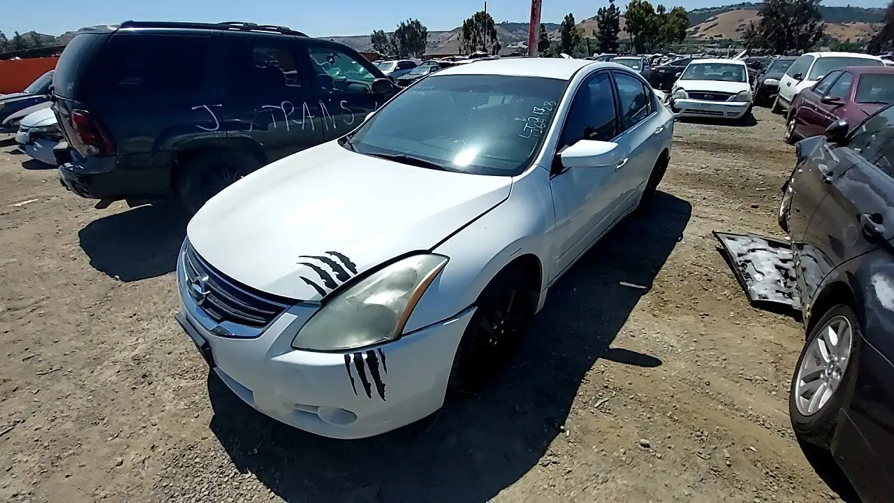 Photo of 2011 Nissan Altima