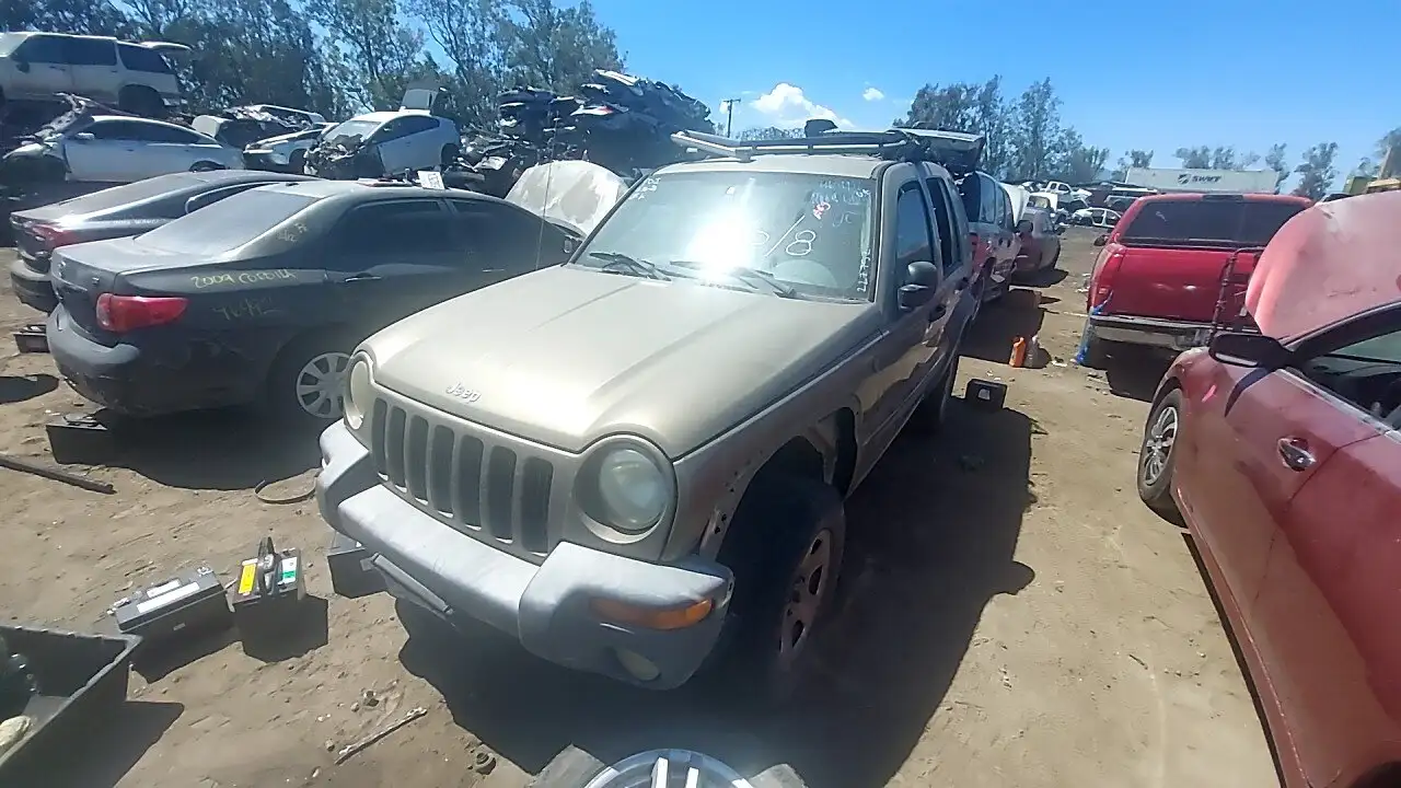 Photo of 2004 Jeep Liberty