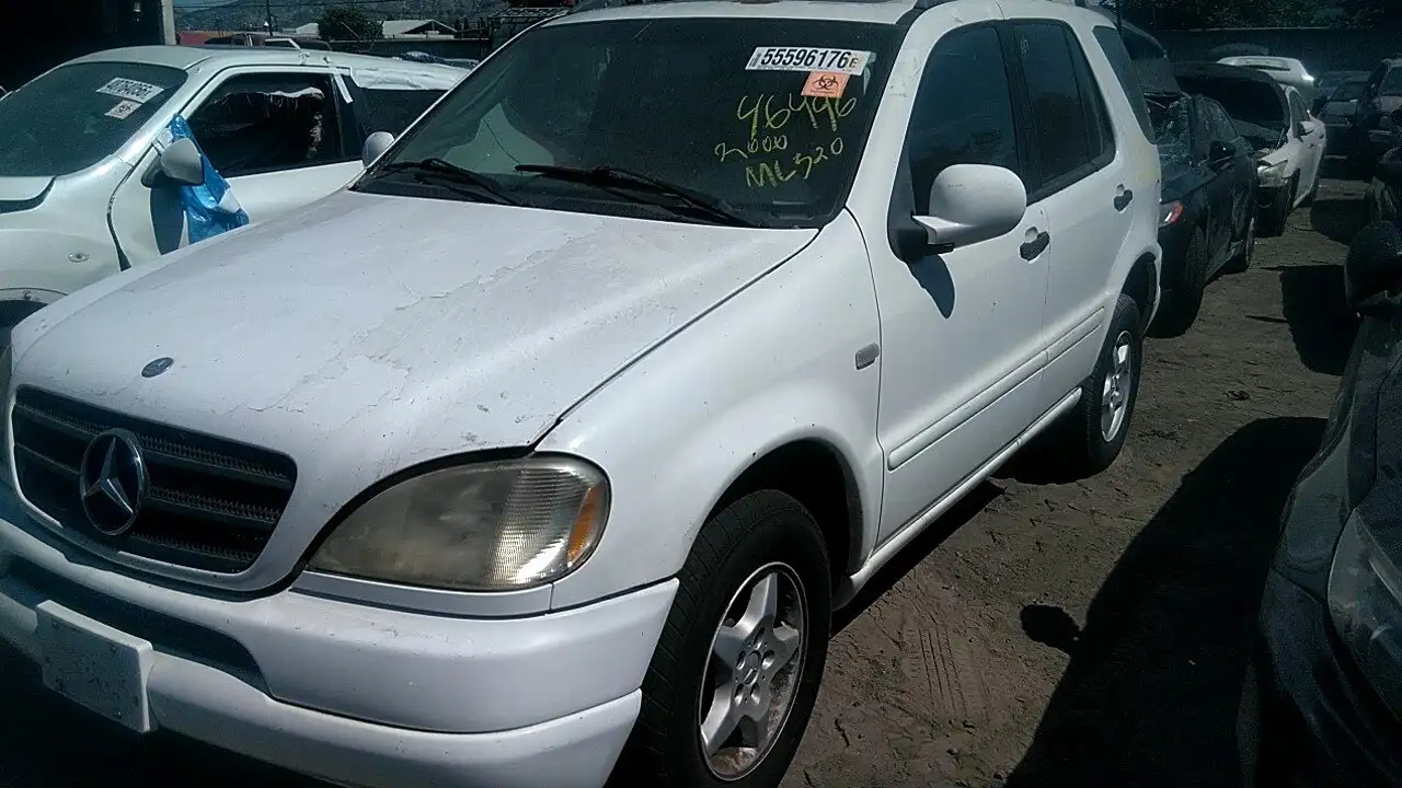 Photo of 2000 Mercedes-Benz Ml320