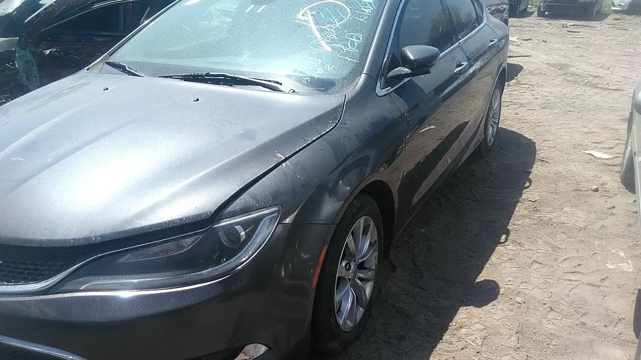 Photo of 2015 Chrysler 200