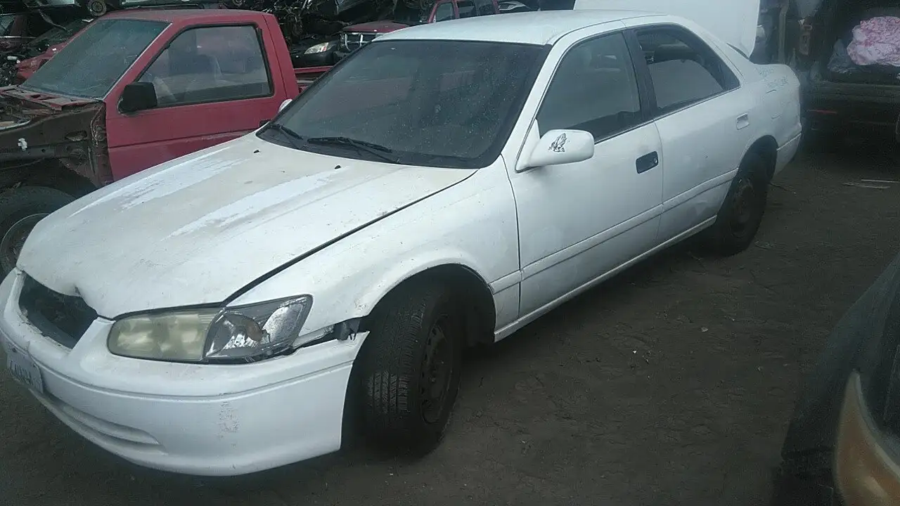 Photo of 2000 Toyota Camry