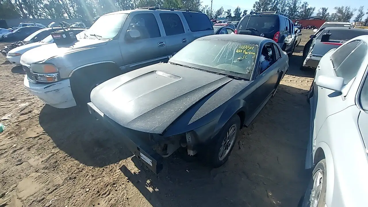 Photo of 2001 Ford Mustang