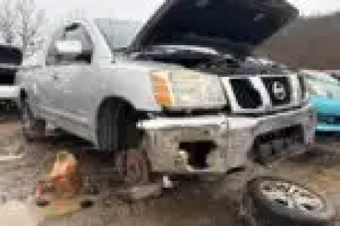 Photo of 2005 Nissan Titan