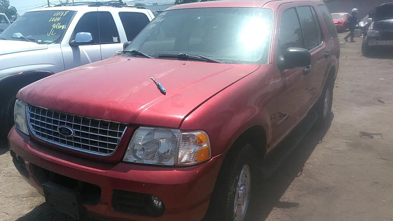 Photo of 2004 Ford Explorer