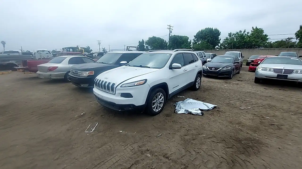 Photo of 2016 Jeep Cherokee