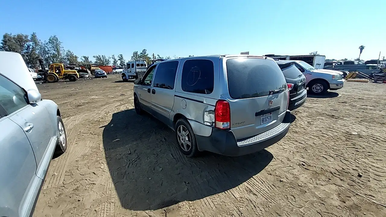 Photo of 2005 Saturn Relay