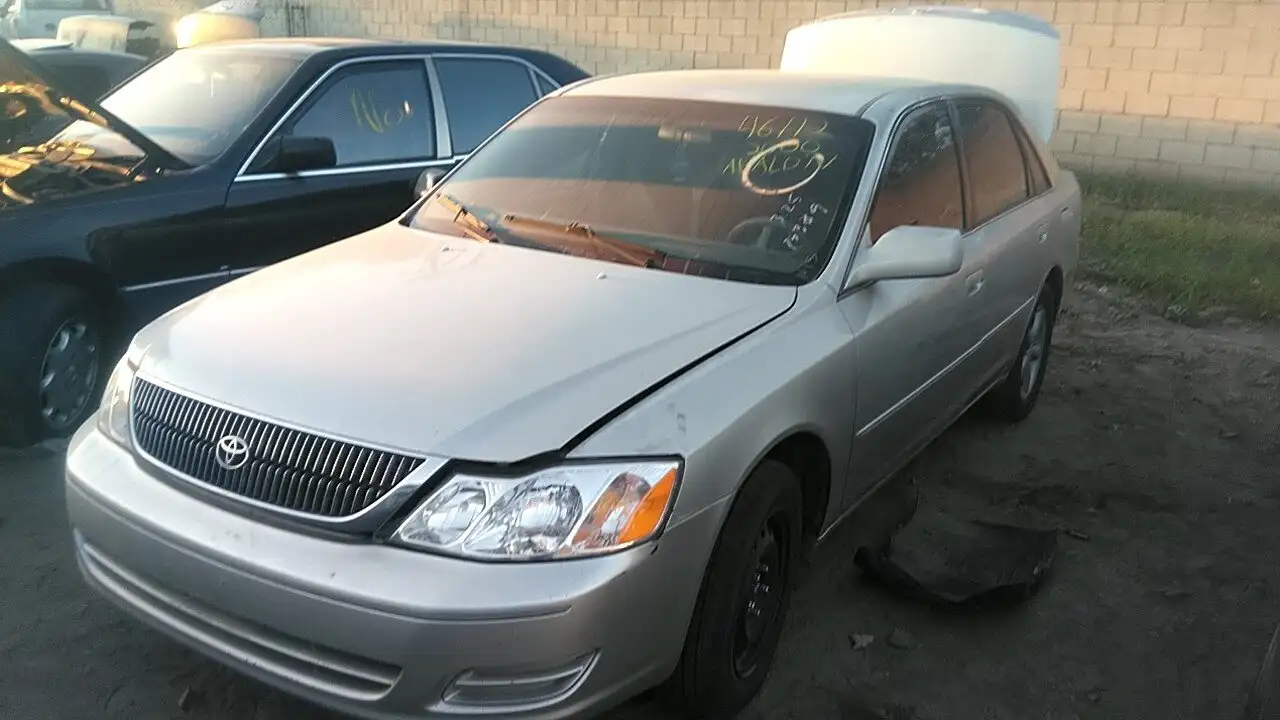 Photo of 2000 Toyota Avalon