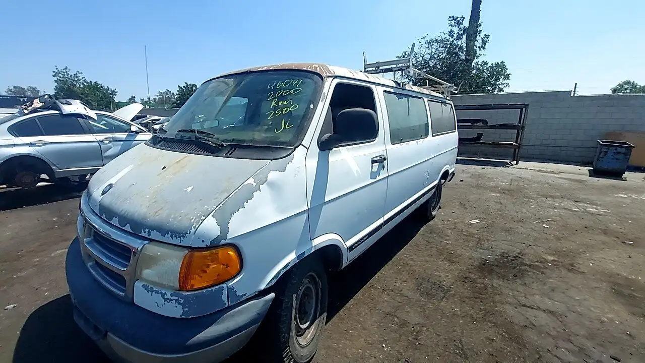 Photo of 2000 Dodge Ram 2500 Van