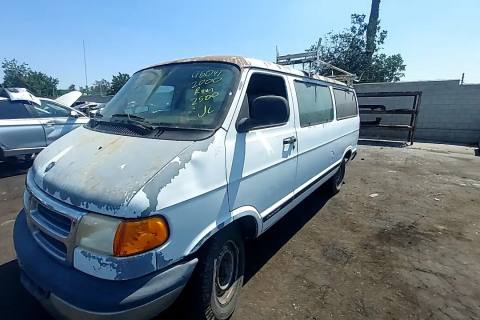 Photo of 2000 Dodge Ram 2500 Van
