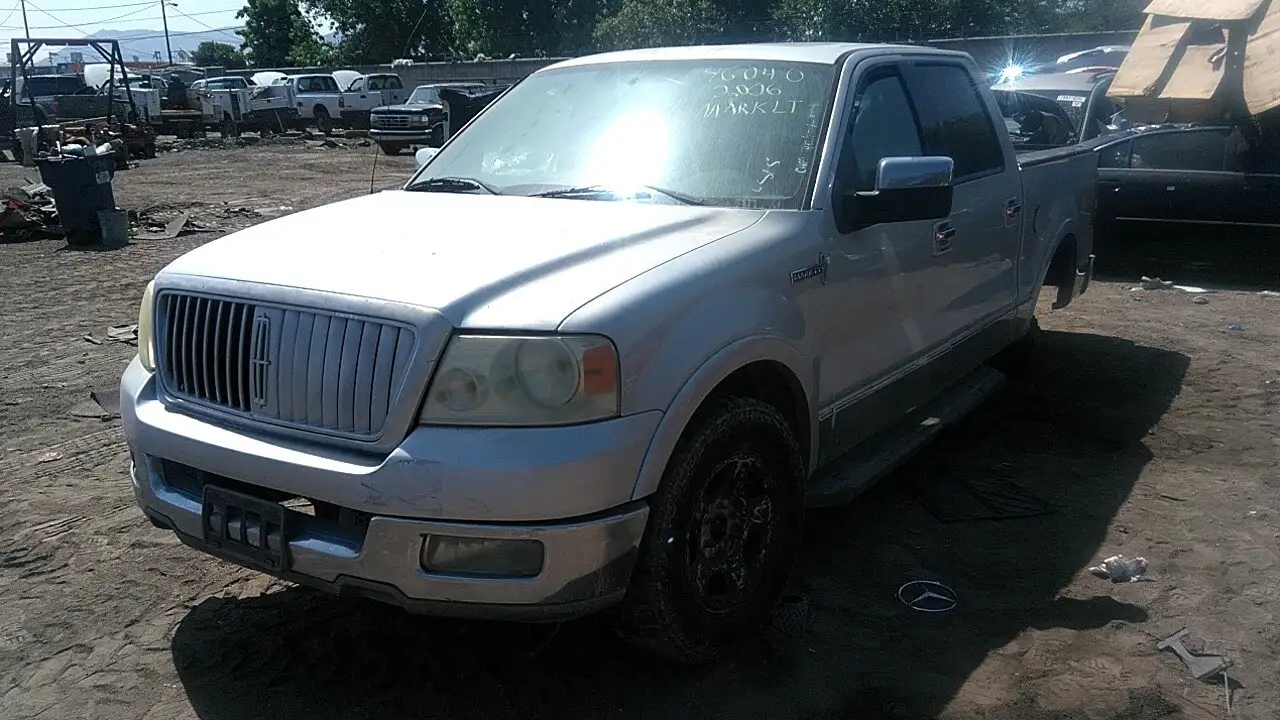 Photo of 2006 Lincoln Mark Lt
