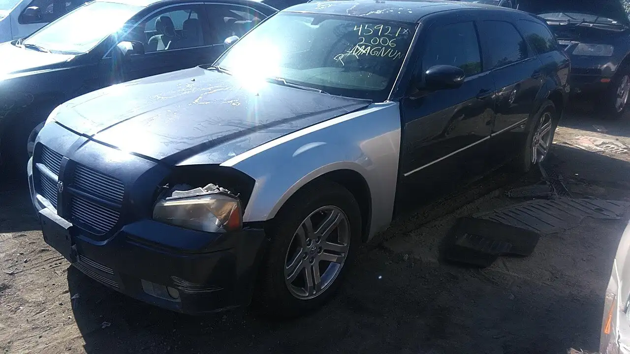 Photo of 2006 Dodge Magnum