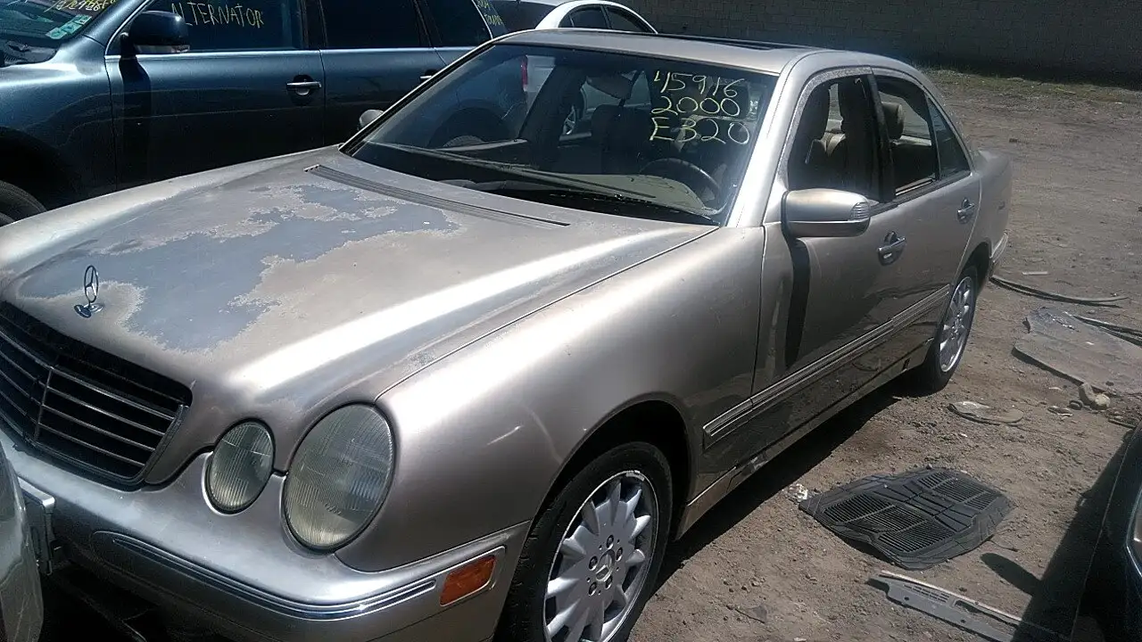 Photo of 2000 Mercedes-Benz E320