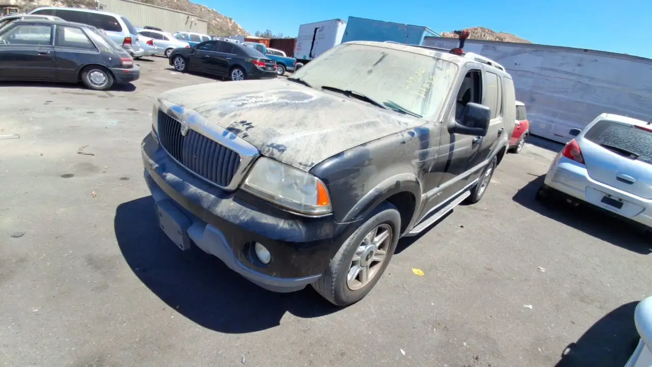 Photo of 2004 Lincoln Aviator