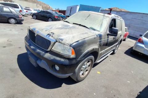 Photo of 2004 Lincoln Aviator
