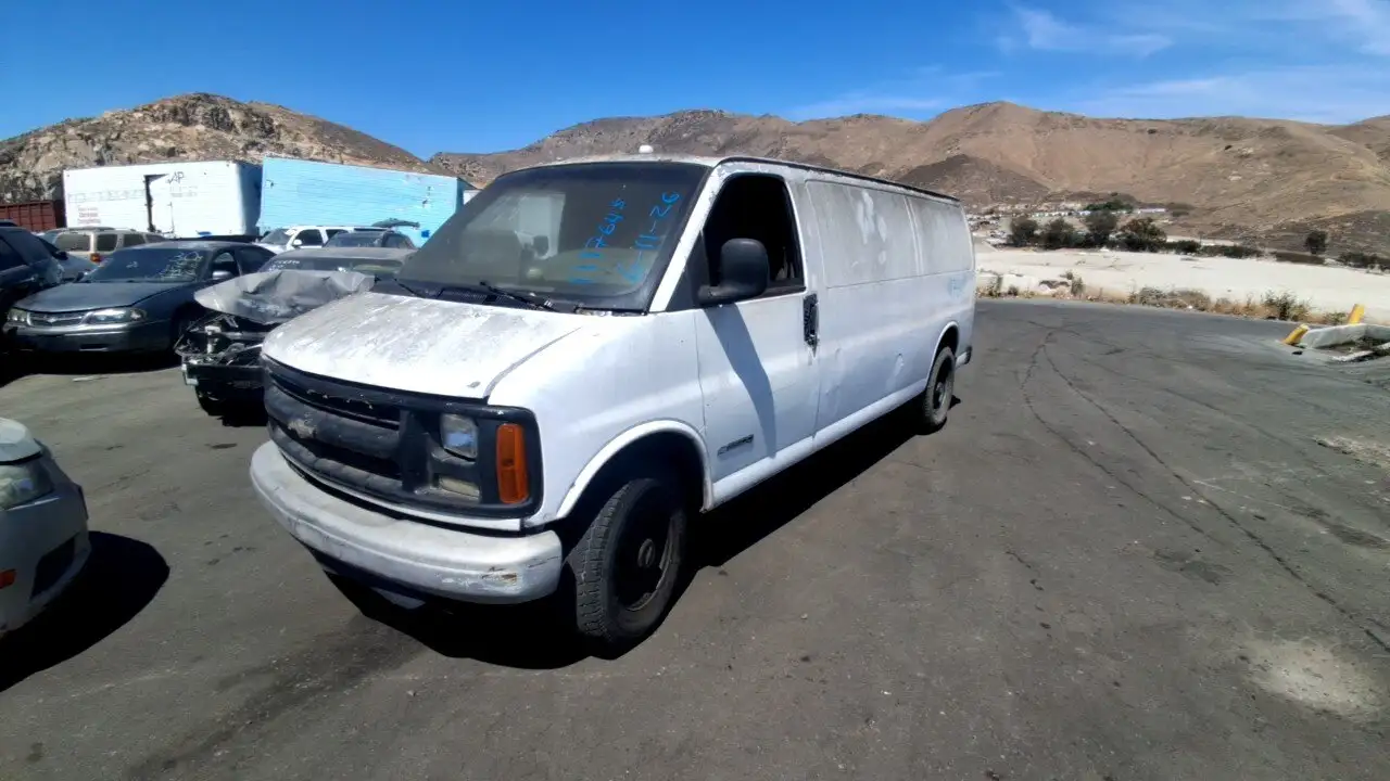 Photo of 2000 Chevrolet Express 3500