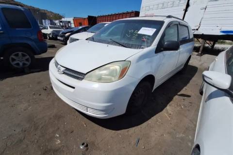 Photo of 2004 Toyota Sienna