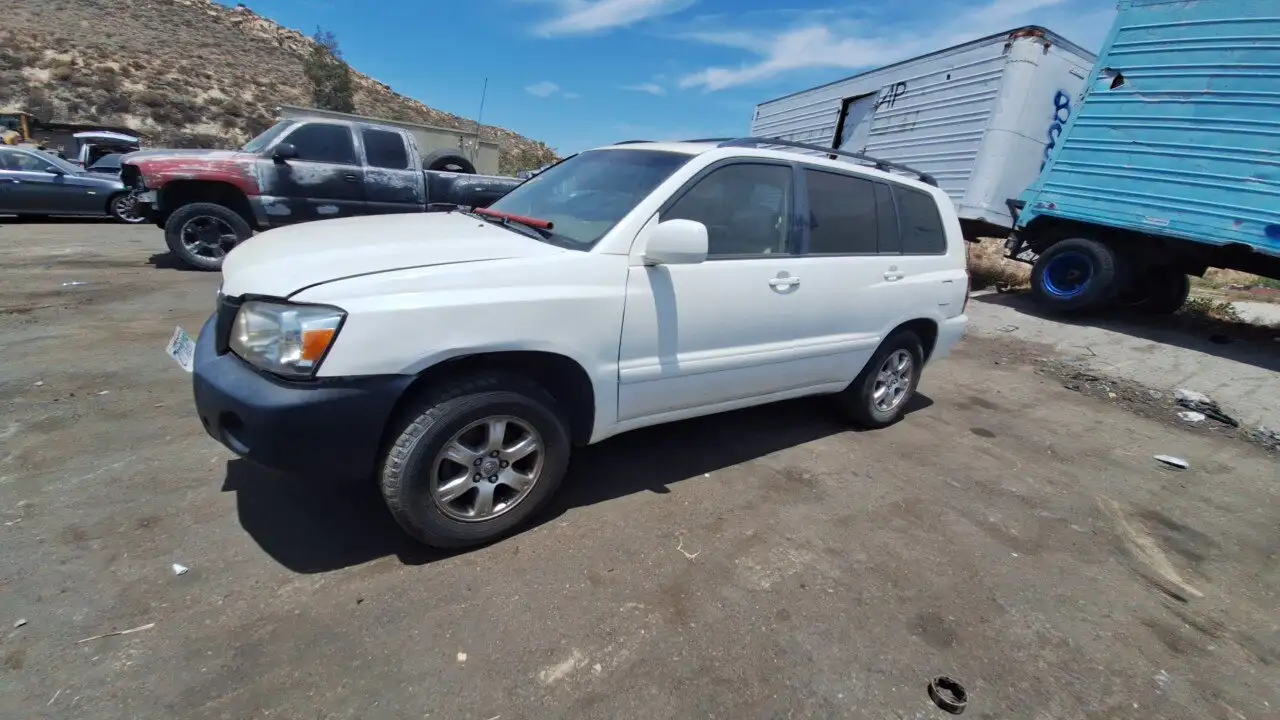 Photo of 2004 Toyota Highlander