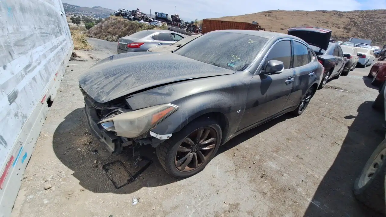 Photo of 2015 Infiniti Q70