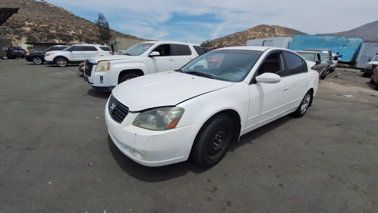 Photo of 2005 Nissan Altima